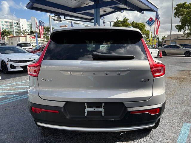 2023 Volvo XC40 B5 Core