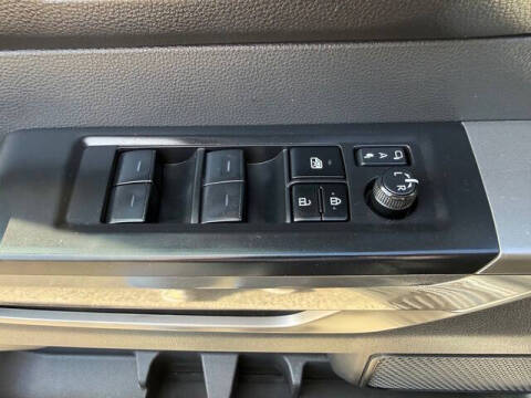 2025 Toyota Sequoia SR5