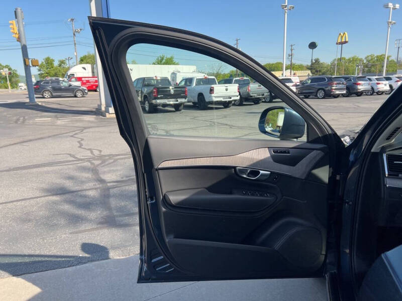 2023 Volvo XC90 Recharge T8 Ultimate Bright Theme 7P