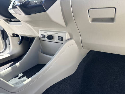 2013 Toyota Prius v Five