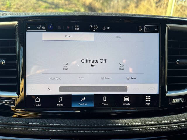 2025 Chrysler Pacifica Select