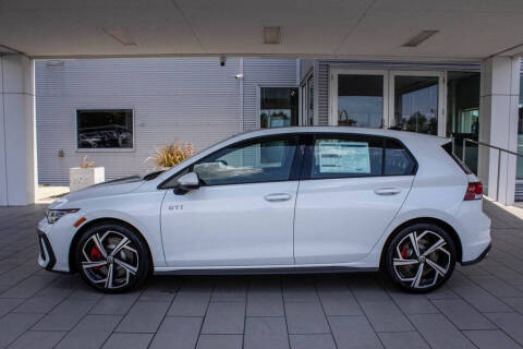 2025 Volkswagen Golf GTI SE