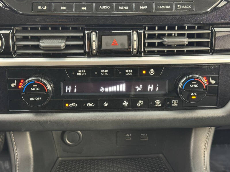 2022 Nissan Pathfinder SL