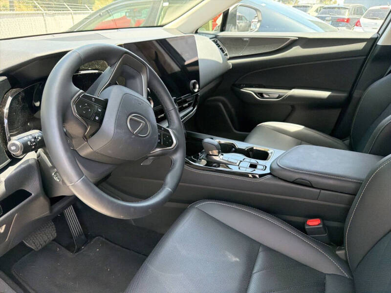 2025 Lexus NX 450h+