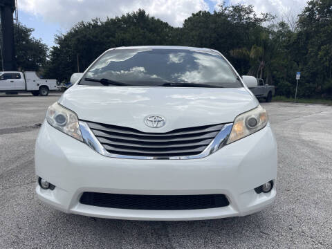 2015 Toyota Sienna XLE 8-Passenger