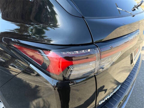 2025 Mitsubishi Outlander SE