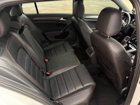 2019 Volkswagen Golf GTI SE