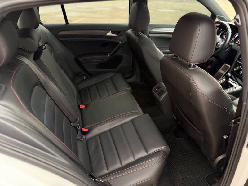 2019 Volkswagen Golf GTI SE