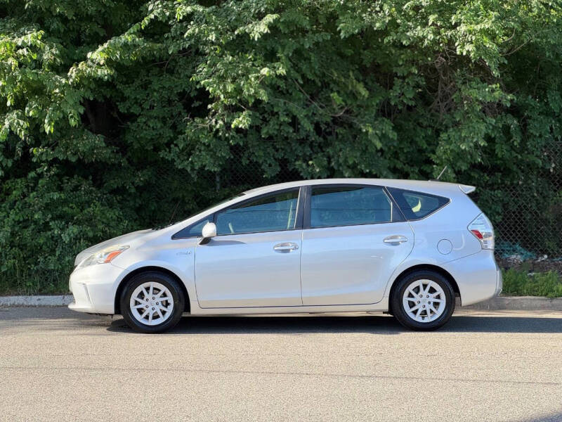 2012 Toyota Prius v Two