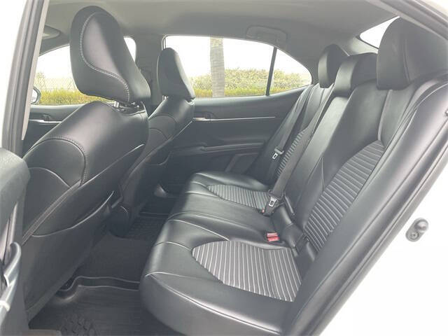 2023 Toyota Camry Hybrid SE Nightshade