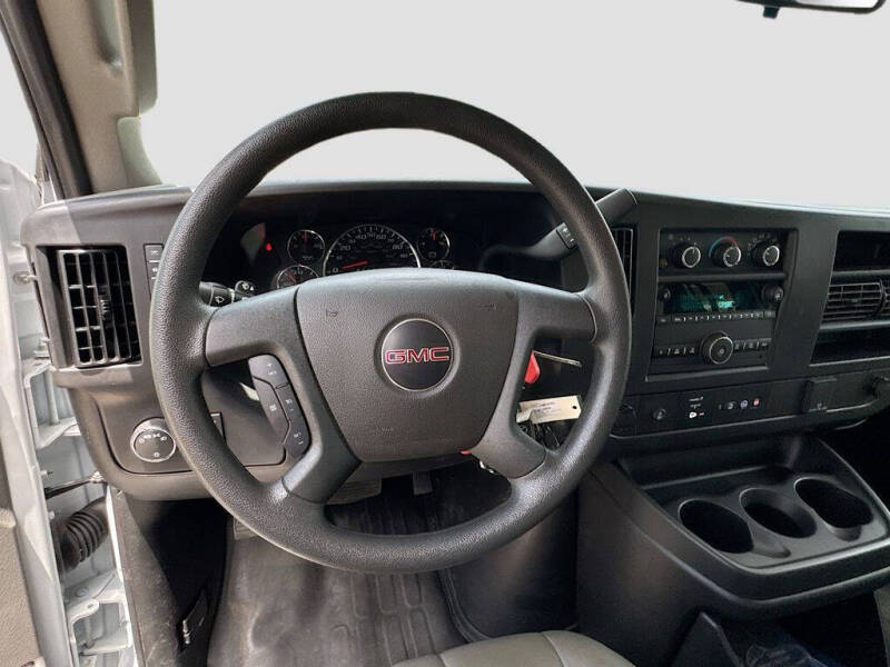 2025 GMC Savana 2500