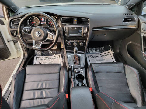 2017 Volkswagen Golf GTI SE