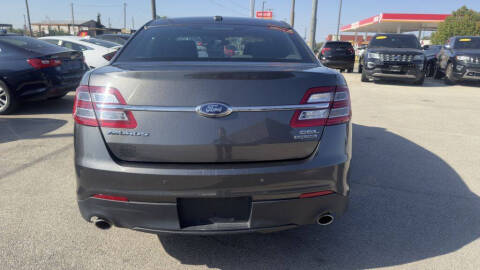 2017 Ford Taurus SEL