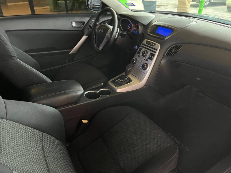 2010 Hyundai Genesis Coupe 2.0T Premium