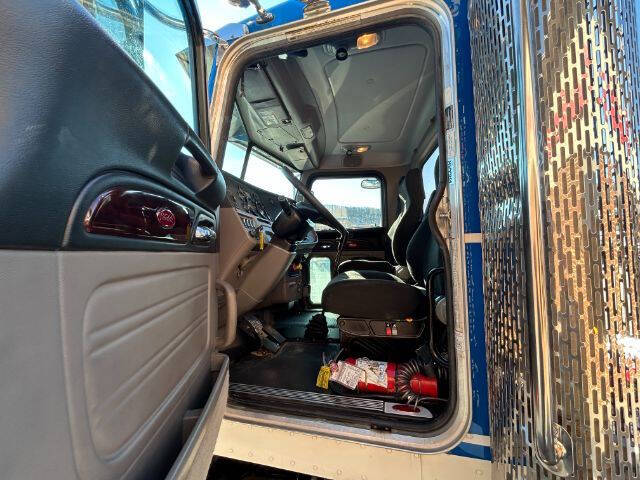 2018 Peterbilt 389
