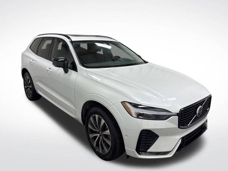 2024 Volvo XC60 B5 Plus Dark Theme