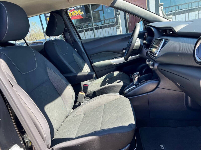2019 Nissan Kicks SV