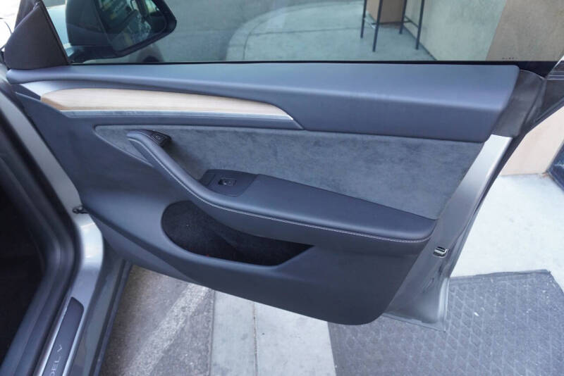 2024 Tesla Model Y Performance