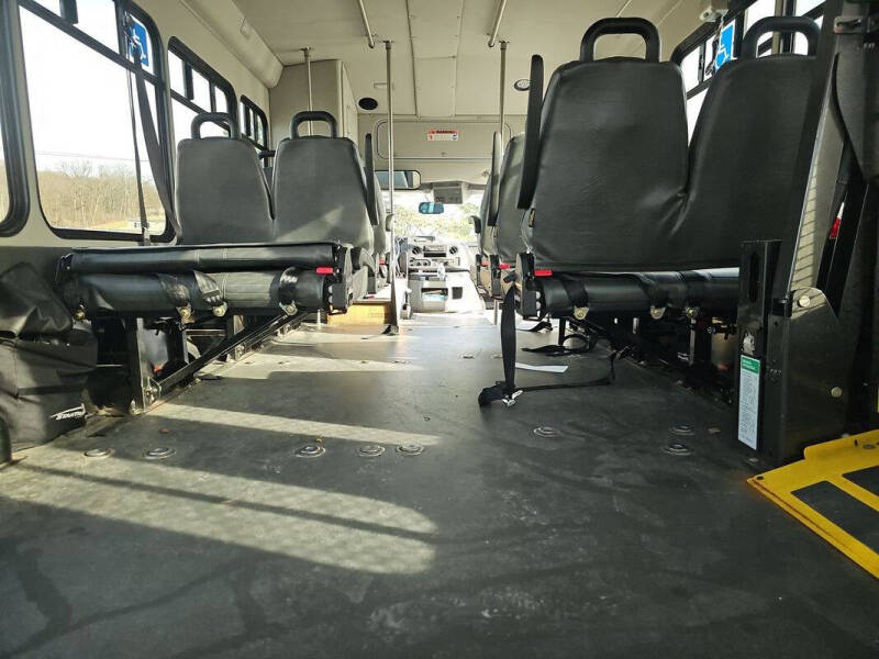 2022 Ford E-Series E-450 SD