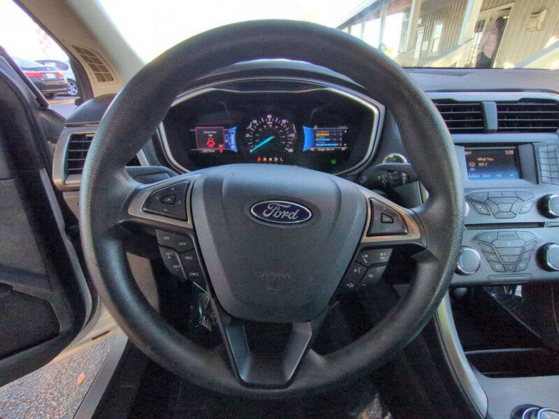 2017 Ford Fusion Hybrid SE