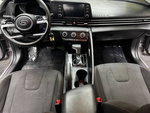 2021 Hyundai Elantra SE