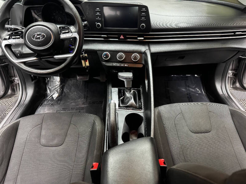 2021 Hyundai Elantra SE