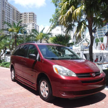 2005 Toyota Sienna for sale at Choice Auto Brokers in Fort Lauderdale FL