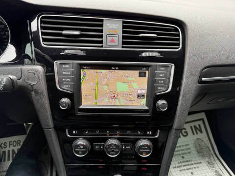 2016 Volkswagen Golf R 4Motion