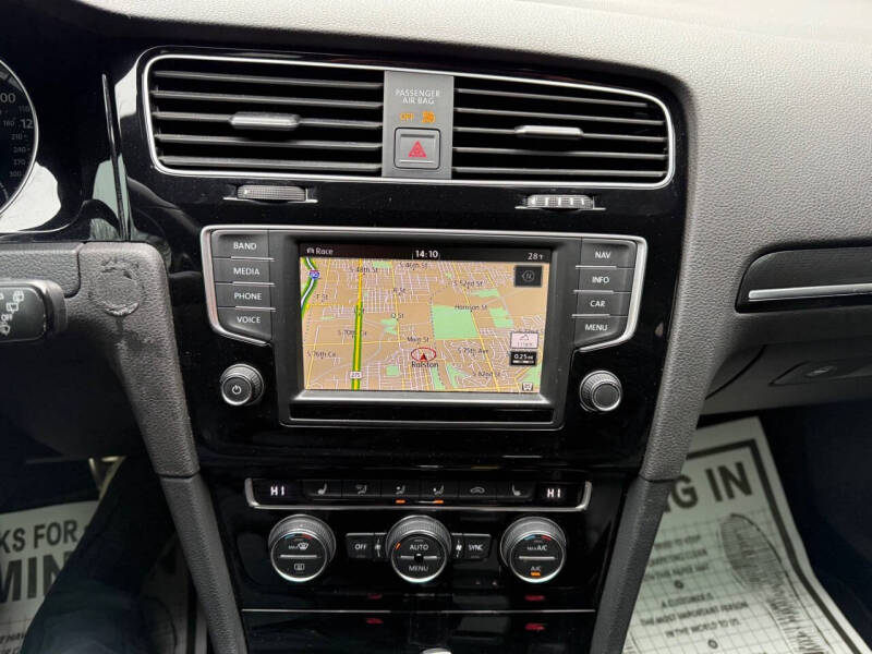 2016 Volkswagen Golf R 4Motion