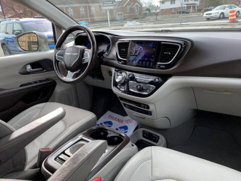 2017 Chrysler Pacifica Touring-L Plus