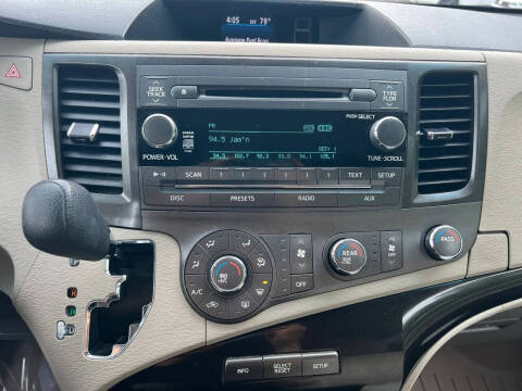 2012 Toyota Sienna