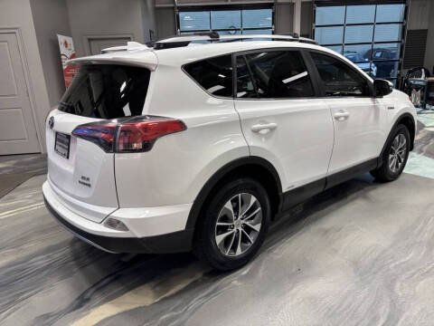 2017 Toyota RAV4 Hybrid XLE