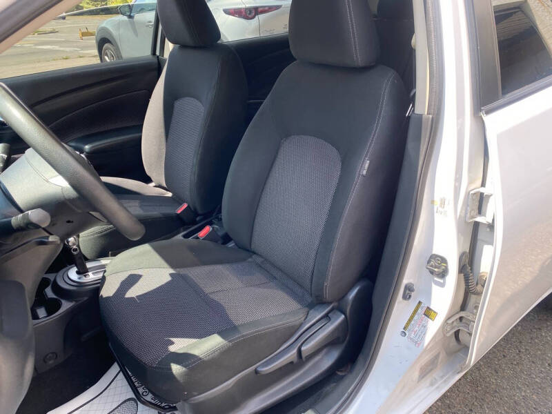 2019 Nissan Versa SV