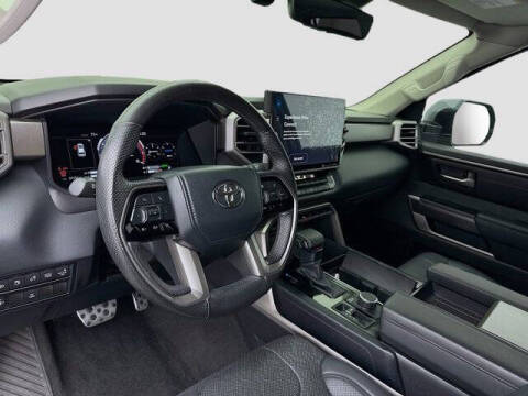 2024 Toyota Sequoia SR5