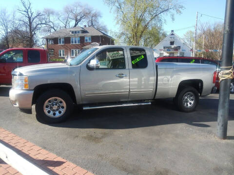 2009 Chevrolet Silverado 1500 for sale at GIGANTE MOTORS INC in Joliet IL