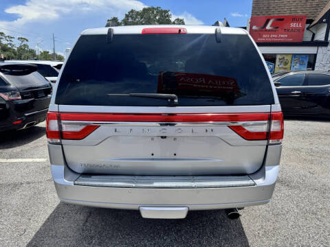2017 Lincoln Navigator Select
