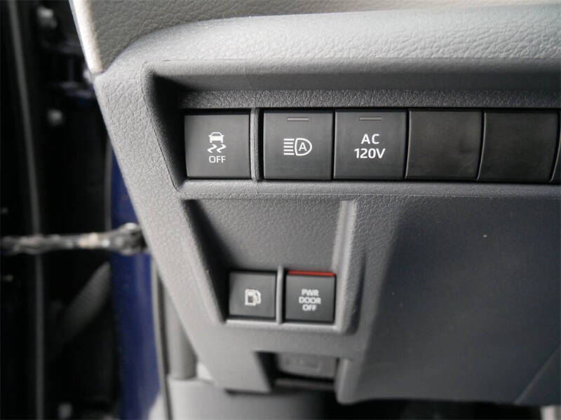 2023 Toyota Sienna XLE 7-Passenger