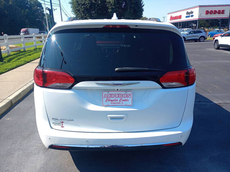 2020 Chrysler Pacifica Touring L