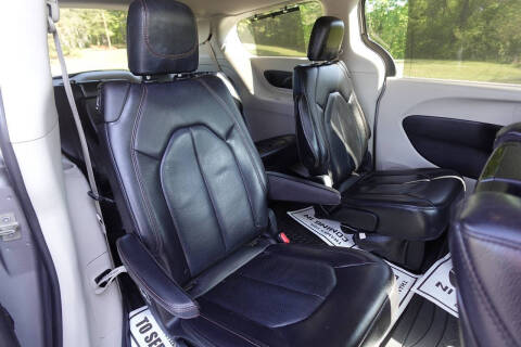 2017 Chrysler Pacifica Touring-L Plus