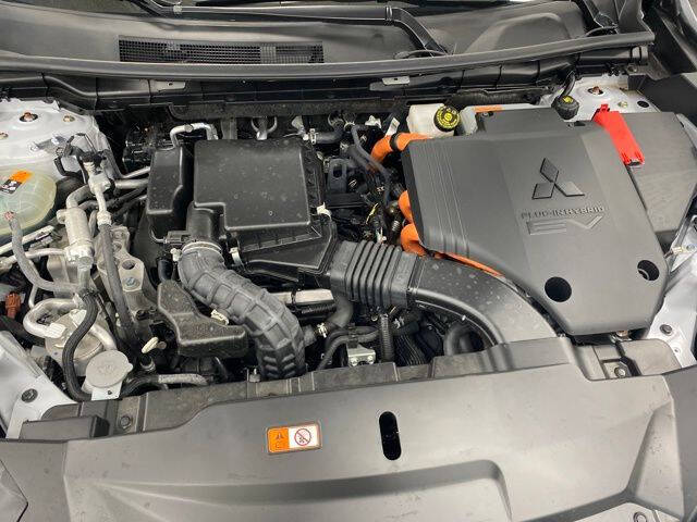 2025 Mitsubishi Outlander PHEV SE