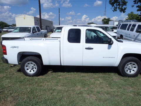 2011 Chevrolet Silverado 1500 for sale at AUTO FLEET REMARKETING, INC. in Van Alstyne TX