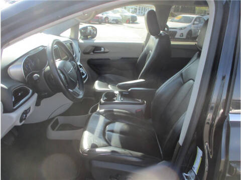 2022 Chrysler Pacifica Touring L