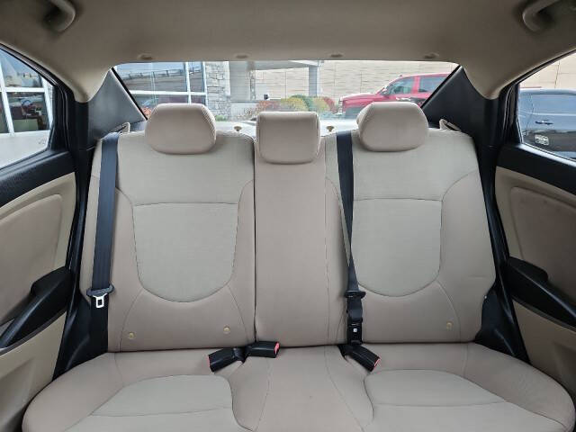 2016 Hyundai Accent SE