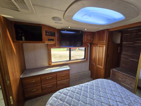 2004 Country Coach Magna