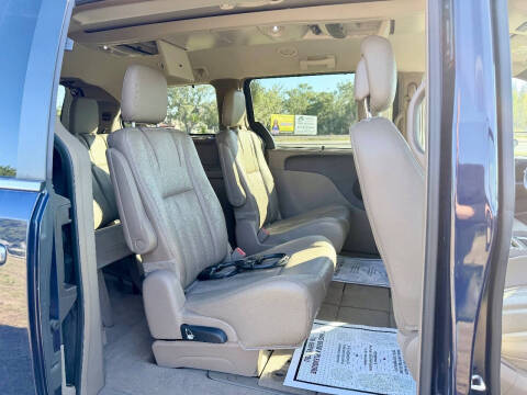 2015 Chrysler Town and Country Touring-L