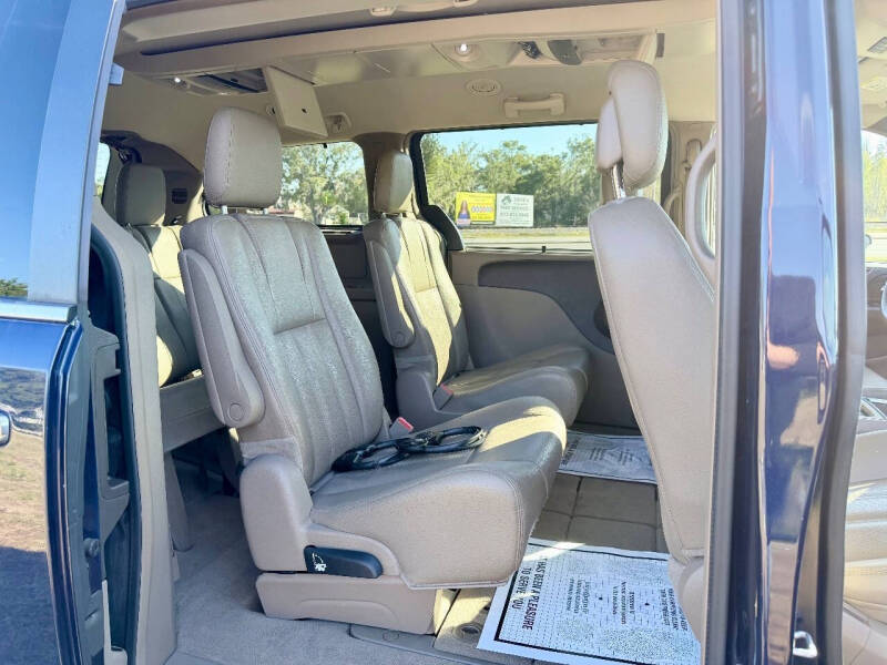 2015 Chrysler Town and Country Touring-L