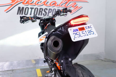 2019 KTM 690 SMC R