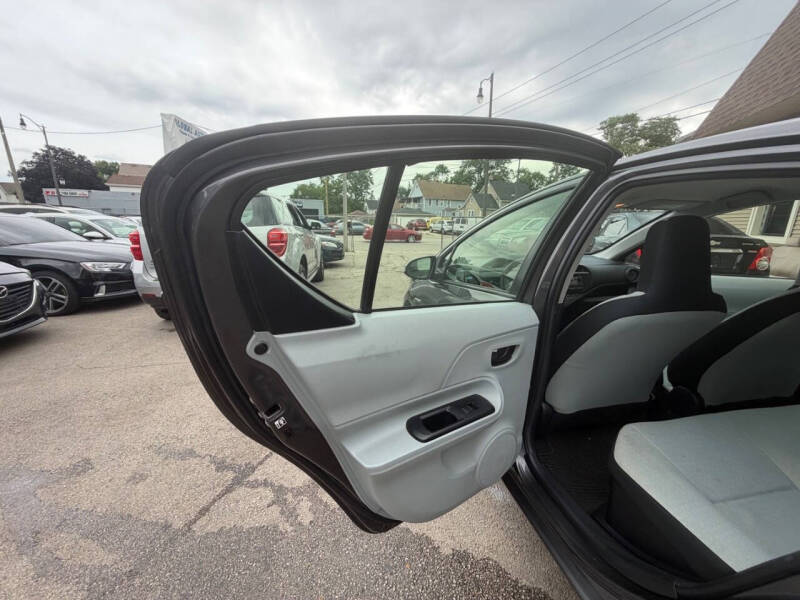 2014 Toyota Prius c One