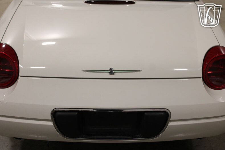 2002 Ford Thunderbird Deluxe
