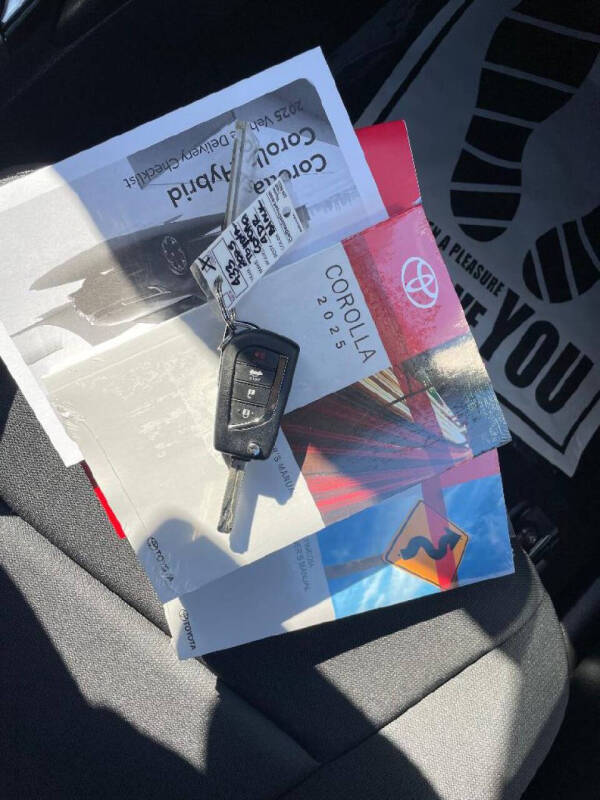 2025 Toyota Corolla LE